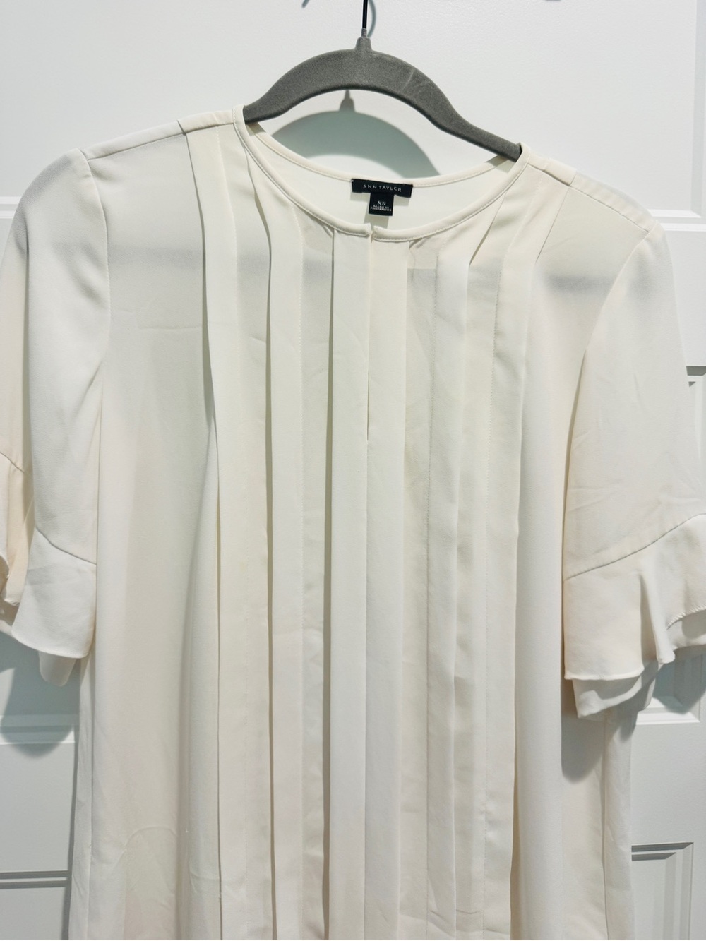 Ann Taylor Ivory Pleated Short Sleeve Blouse